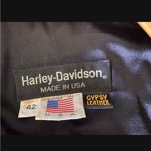 HD woman’s leather bike jacket